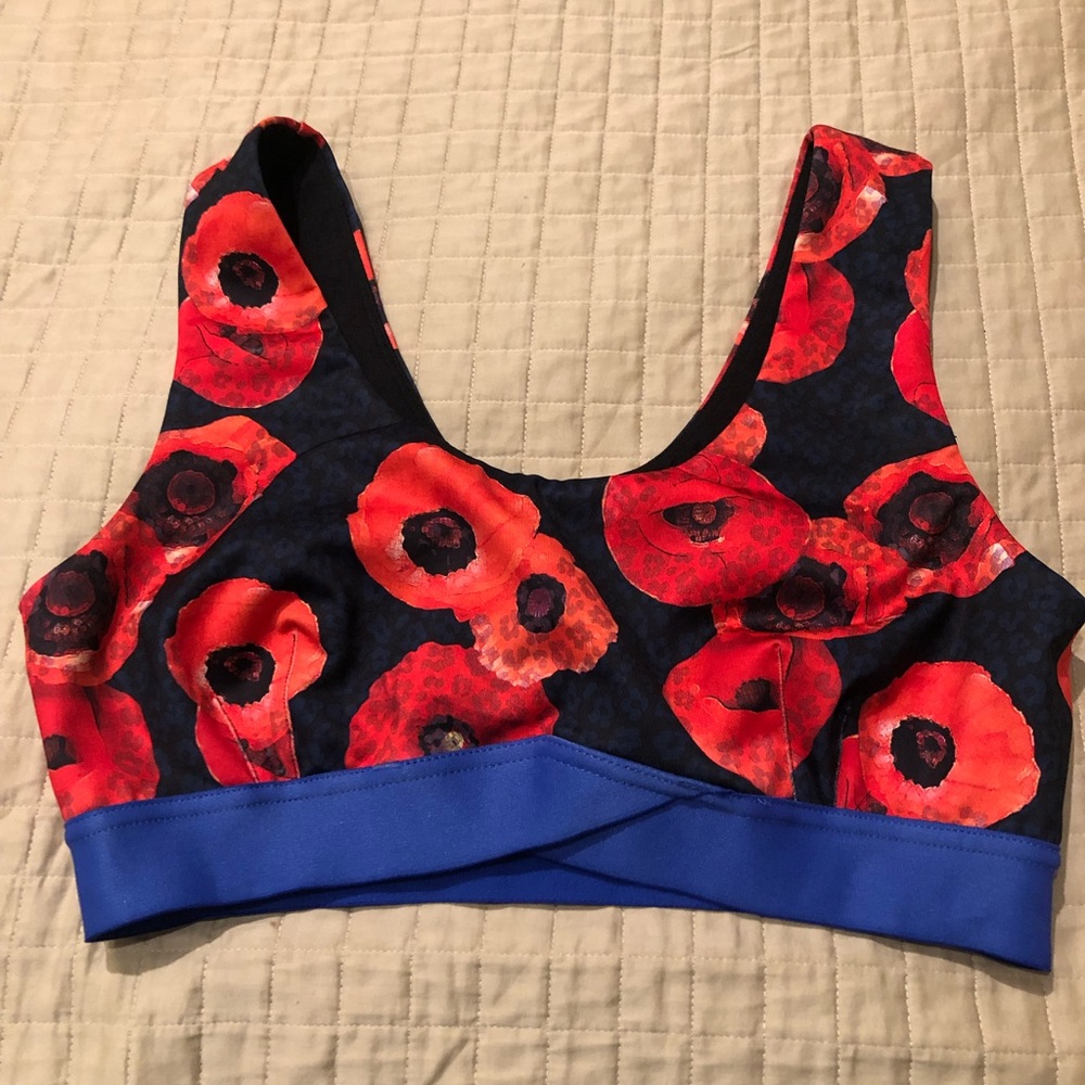 Workout bra. XL but smaller. Beautiful colors